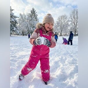 Old Navy Bright Pink Toddler Snow Bib Sz 3T